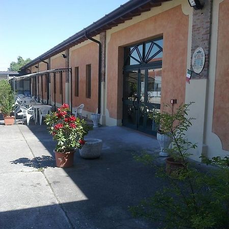 Le Magnolie Agriturismo Verolanuova エクステリア 写真